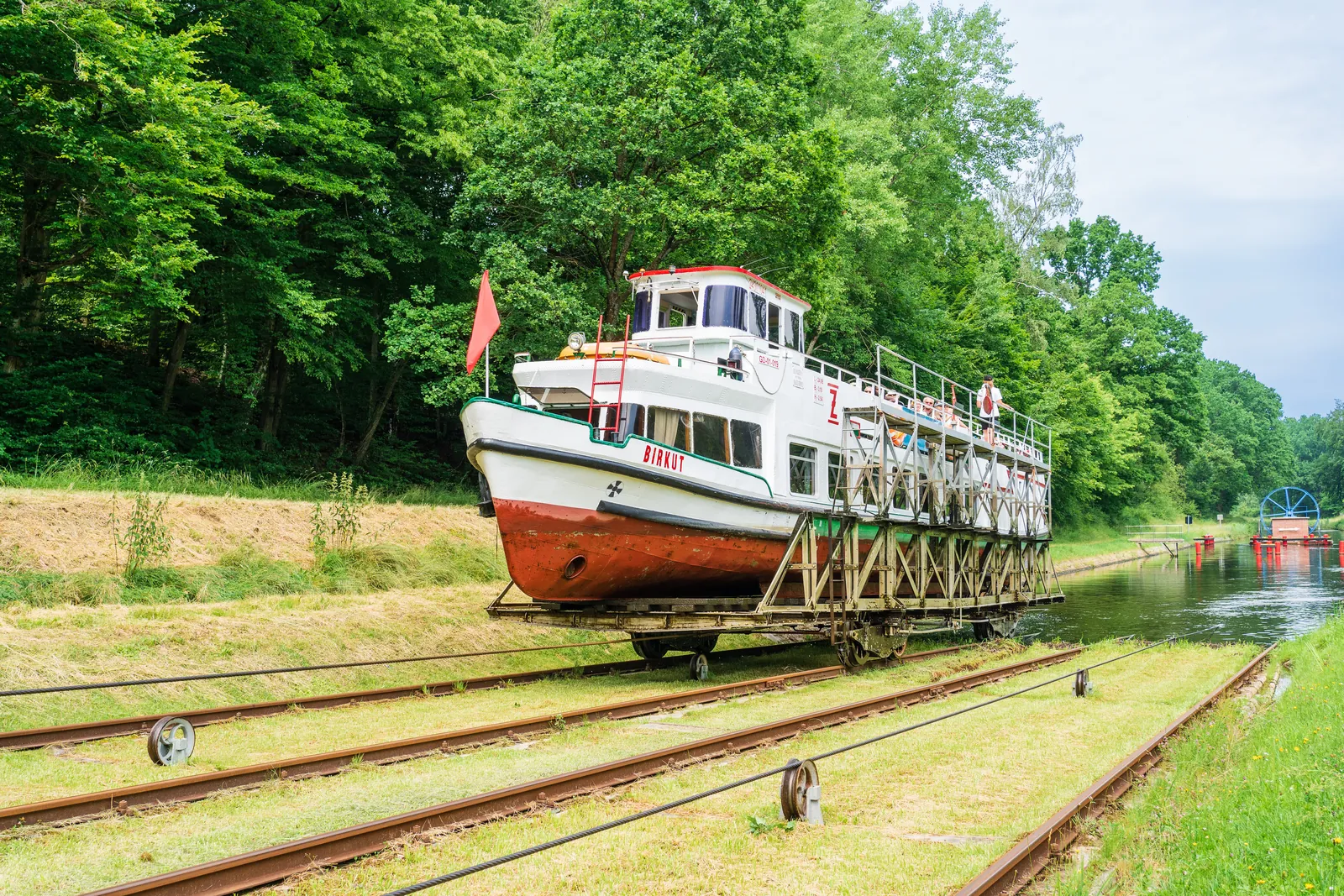 Statek na pochylni — fotografia dla firm turystycznych, Warmia i Mazury
