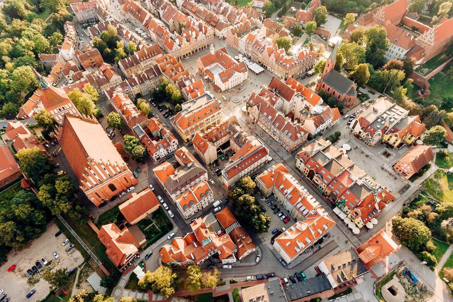 Stare Miasto w Olsztynie z drona — zdjęcia lotnicze do ofert nieruchomości i prezentacji inwestycji